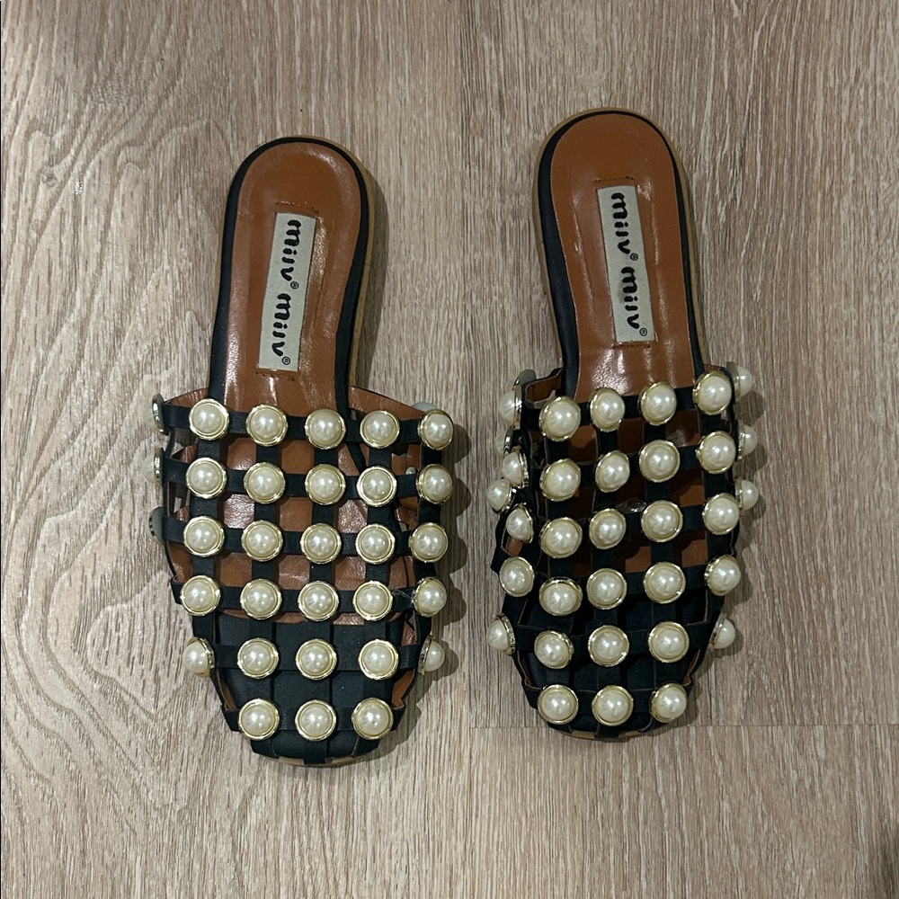 Pearl cage flats